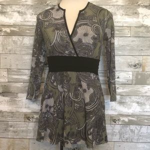 🌸 (2/$20) Sz M Maternity Sweet Pea Belted Blouse